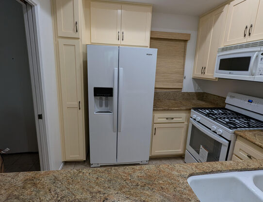 1 bed, 1 bath, 686 sqft, $2,595, Unit 209