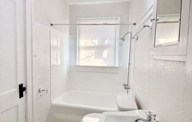 1 bed, 1 bath, $1,095, Unit B2615