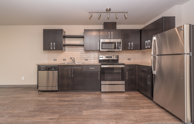 1 bed, 1 bath, 686 sqft, $1,650, Unit 2102