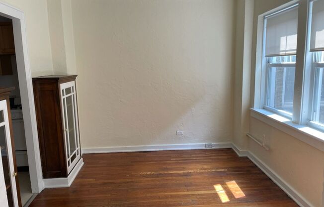 Studio, 1 bath, 467 sqft, $1,250, Unit King Edward Annex 24