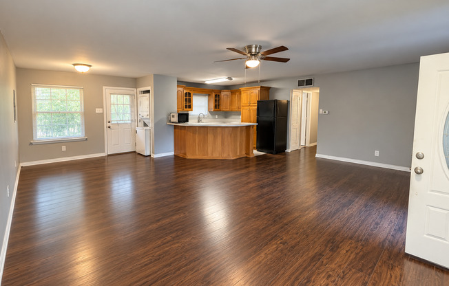 Beautifully Renovated 3-Bed Gem in Arlington – Modern Updates & Huge Backyard!