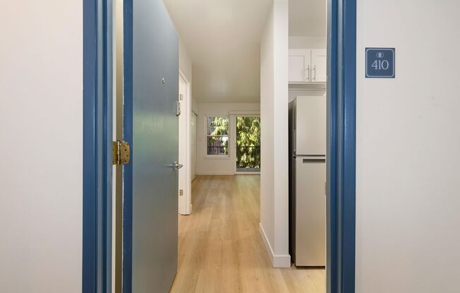 Studio, 1 bath, 450 sqft, $1,388, Unit 210