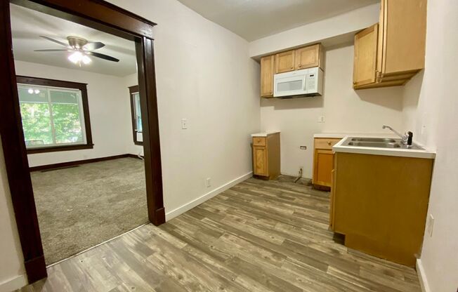 1 bed, 1 bath, $895, Unit 4218-1