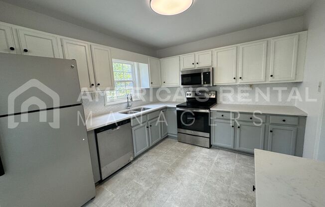 Newly renovated home available in Homewood! AVAILABLE NOW! Sign a 13 month lease by 5/31/24 to receive a $250 GIFT CARD!!