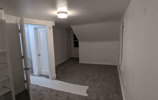 2 beds, 1 bath, $1,000