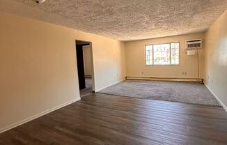 2 beds, 1.5 baths, $1,400, Unit Jefferson Trace 5-28