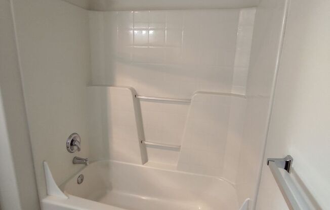2 beds, 2 baths, 981 sqft, $1,595, Unit 29