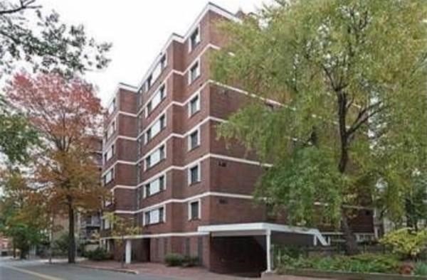Studio, 1 bath, 390 sqft, $2,100, Unit 45