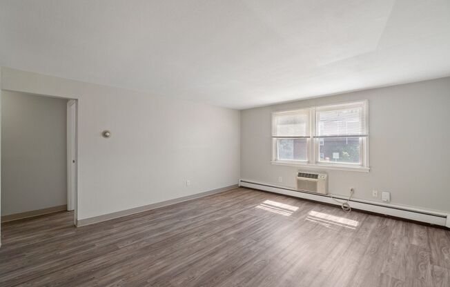 1 bed, 1 bath, 654 sqft, $1,525, Unit 268-14