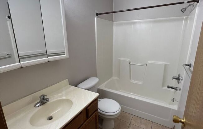 2 beds, 2 baths, $950