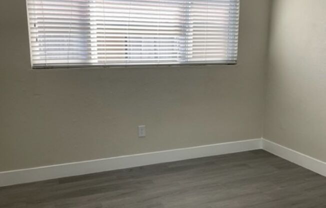 5 beds, 2 baths, 1,750 sqft, $3,995, Unit Unit #4