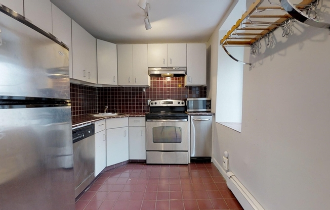 159 W 7 ST