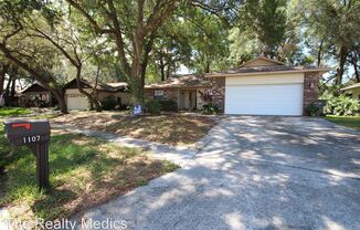1107 Mook St