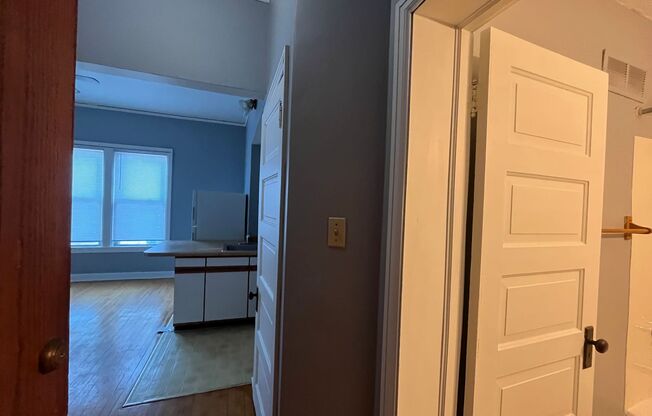 1830 N. Oakland Ave.