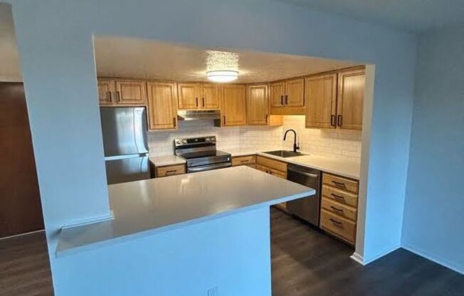 2 beds, 1.5 baths, 1,030 sqft, $1,475, Unit 414