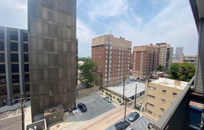 2 beds, 2 baths, $2,100, Unit # 7E