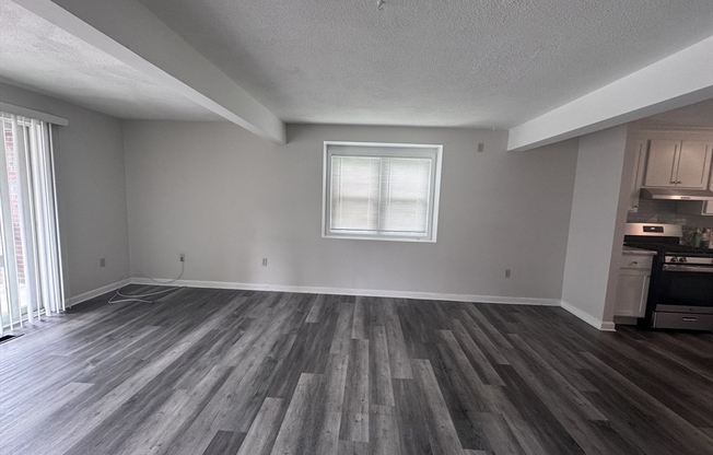 2 beds, 1 bath, 822 sqft, $2,800, Unit 49