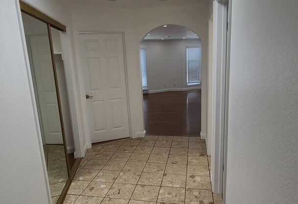 2 beds, 1 bath, $3,500