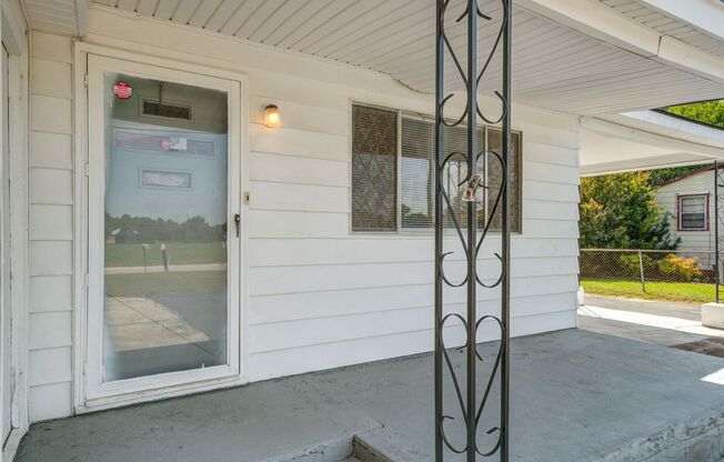LABOR DAY SPECIAL *** $150.00 *** OFF FIRST MONTH'S RENT