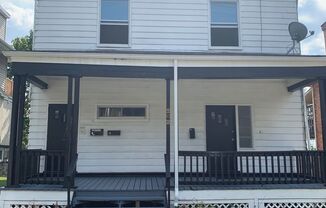 2 bed, 1 bath unit in Triplex