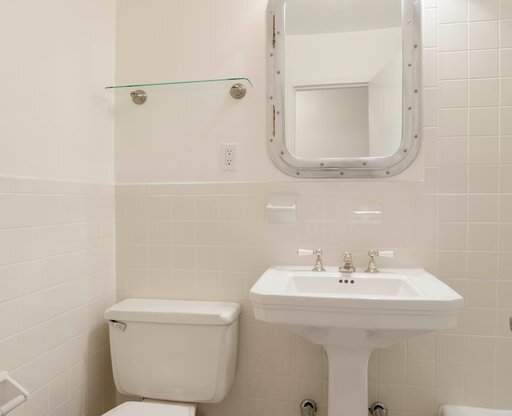 Studio, 1 bath, $3,900, Unit 4C