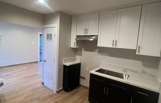 2 beds, 1 bath, $2,700, Unit 9516-13