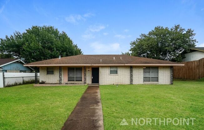 3426 Hacienda Dr