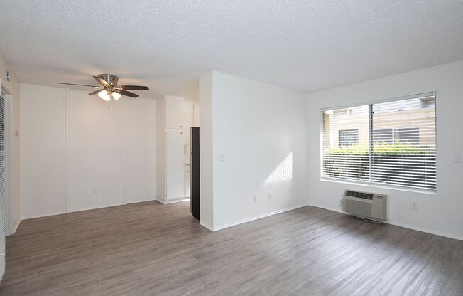 Four Winds Apartments