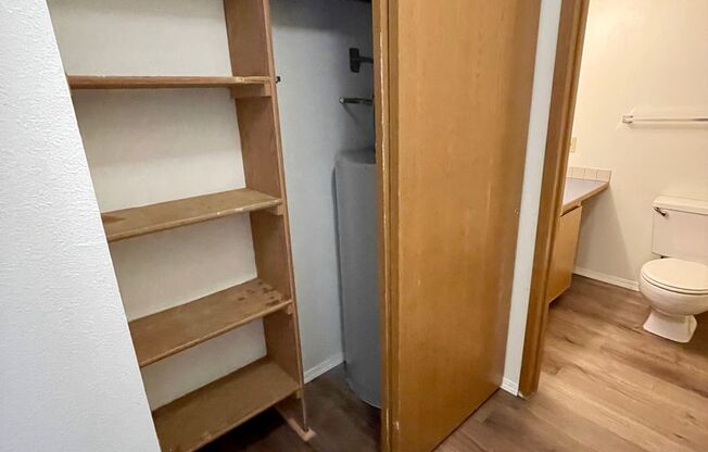 2 beds, 1.5 baths, 900 sqft, $1,600, Unit B301