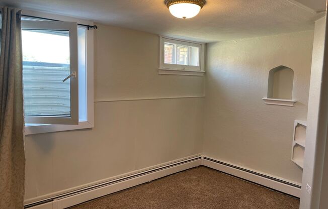 2 beds, 1 bath, $1,750