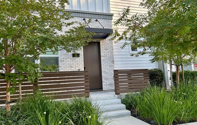 Centrally Located Santa Clara Townhouse