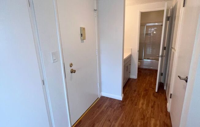 1 bed, 1 bath, 734 sqft, $2,100, Unit 19