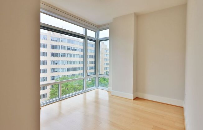 2 beds, 1 bath, $4,350, Unit 409