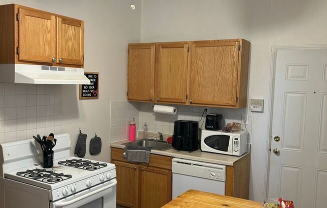 846 S Loomis