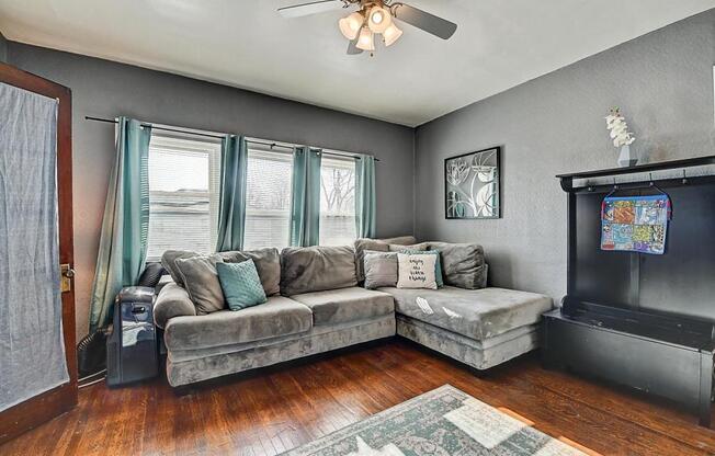 2808 N CAPITOL AVE 