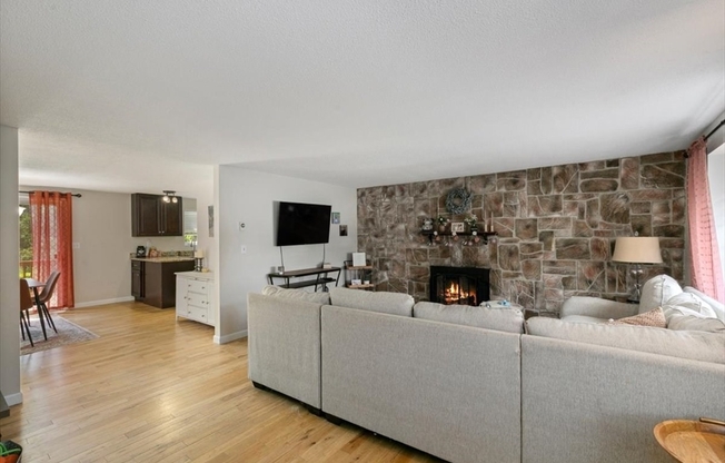 114 FIELDSTONE DR