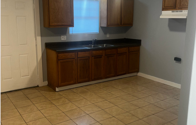 1826 Leland
