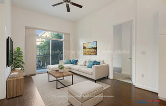 711 Cosmopolitan Dr NE