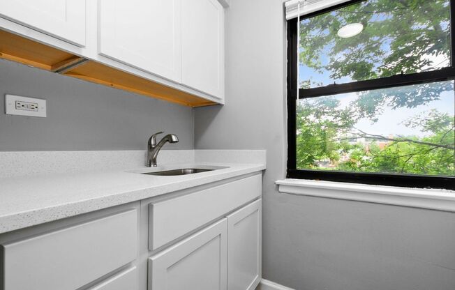 1 bed, 1 bath, 650 sqft, $2,595, Unit 10208-B2