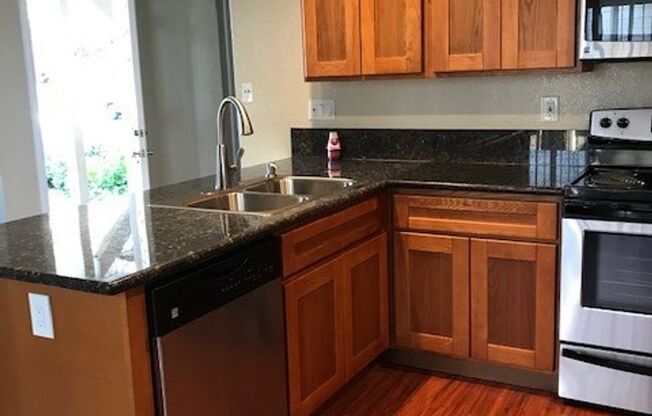 1 bed, 1 bath, 700 sqft, $1,730, Unit 140