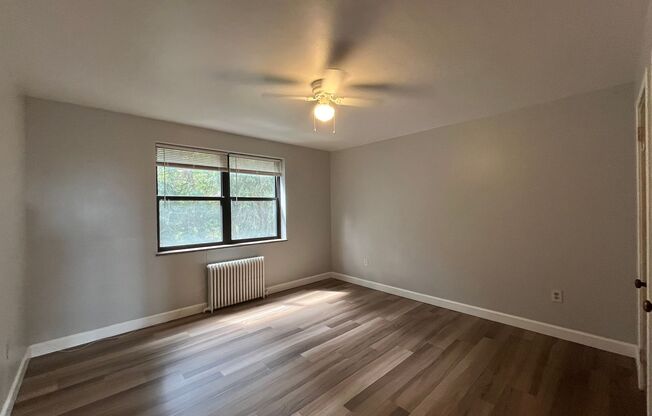 2 beds, 1 bath, 800 sqft, $1,890, Unit 6230 Fifth Ave. #222D