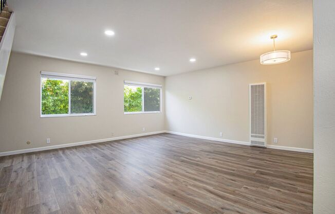 2150 Santa Clara Ave #F - 2 bedroom | 1.5 bath | 2 level townhouse style apartment