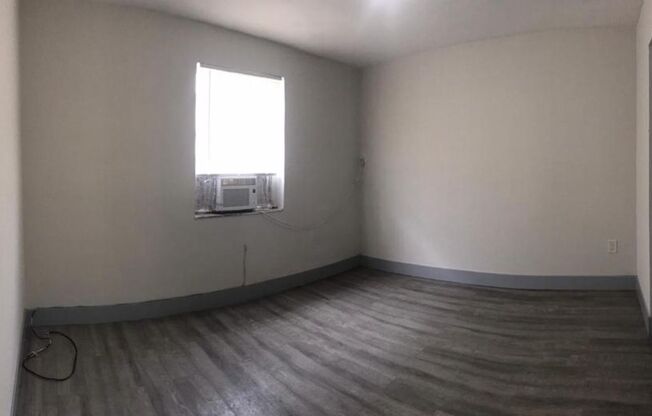 2 beds, 1 bath, $1,950, Unit 1805-202