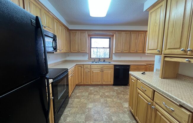 Spacious 4-bed, 3-bath House with a Garage!