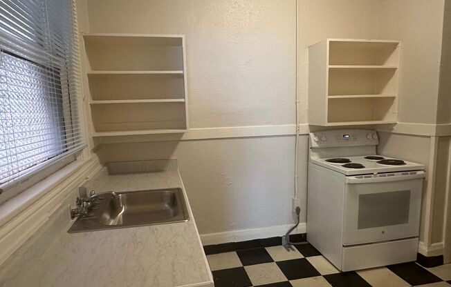 1 bed, 1 bath, 450 sqft, $1,050, Unit 206