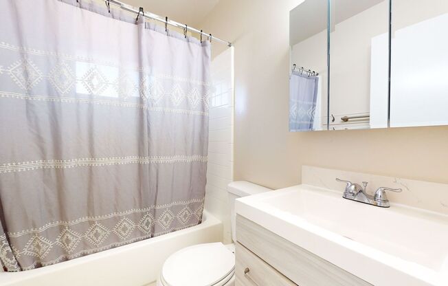 2 beds, 1 bath, $1,985, Unit 5235 Riverside Ave Apt 6