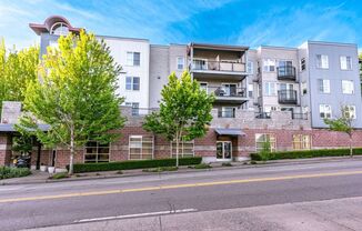 Evanston Square Condominiums ~ Greenwood