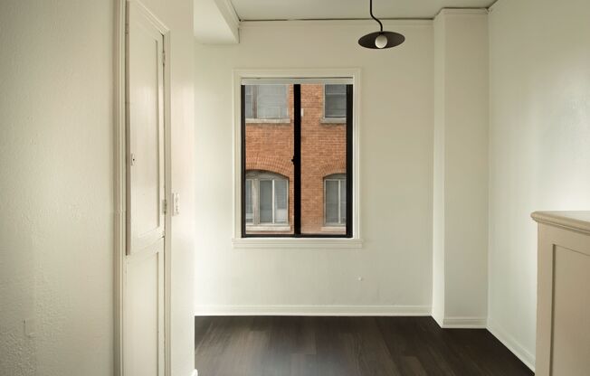 1 bed, 1 bath, 780 sqft, $1,933.85, Unit Unit 307