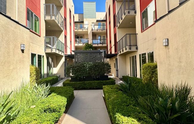 Contemporary 2 Bedroom 2 bath condo in the heart of Irvine Financial District