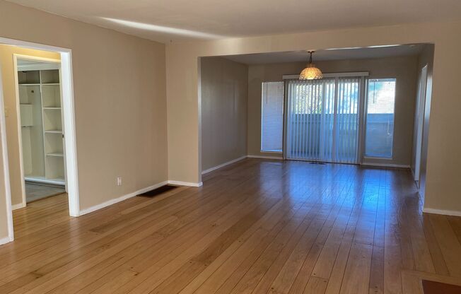 2 beds, 1 bath, $2,995